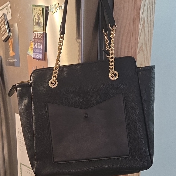 Beautiful Anne Klein Black Shoulder Bag with Gold Accents - Picture 2 of 5